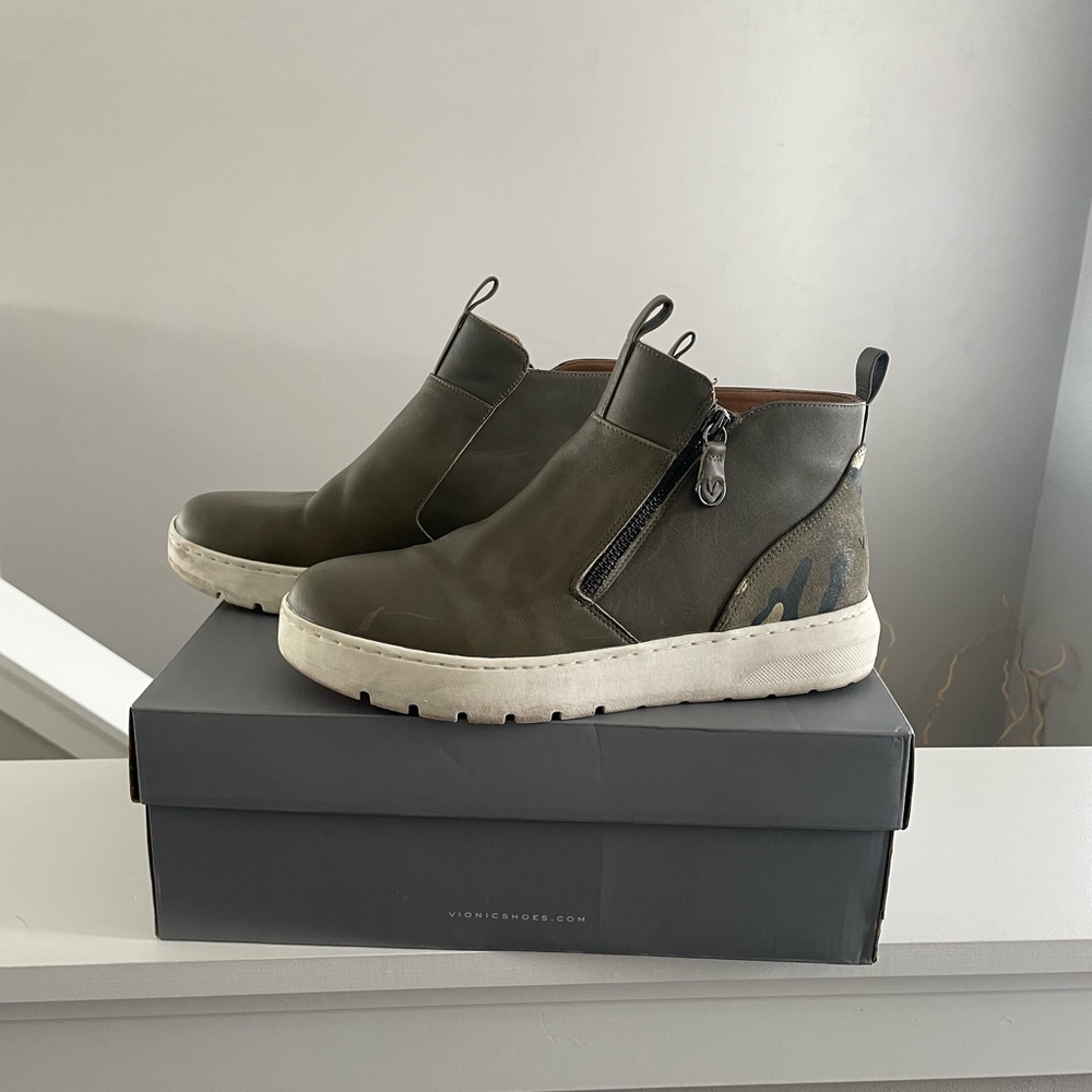 Vionic Brinkley, Olive Camo 8M